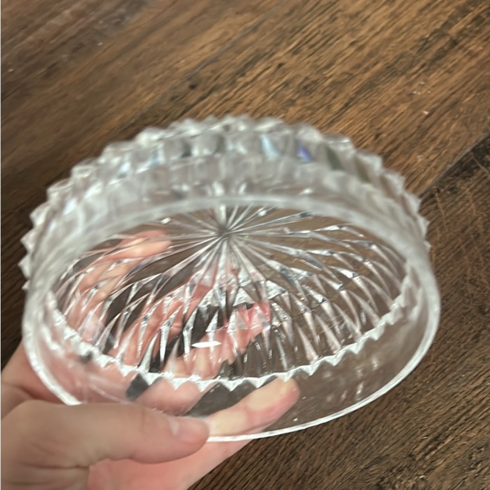 Glass bowl, can be used to put your jewelry or candy!
